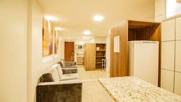 Geladeira, micro-ondas