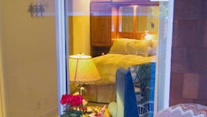 Deluxe House, 1 Queen Bed, Private Bathroom, Garden View | Terrace/patio - Her Castle Homestay B and B Inn (Cambria)