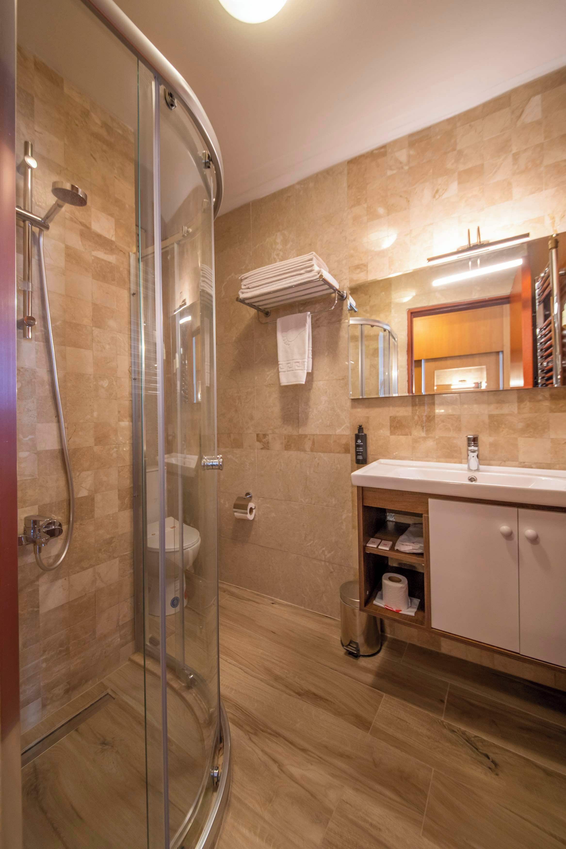 standard double or twin room, balcony | bathroom | shower, free toiletries, hair dryer, slippers
