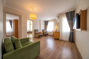 Standard Double or Twin Room, Balcony | Minibar, in-room safe, desk, free cribs/infant beds