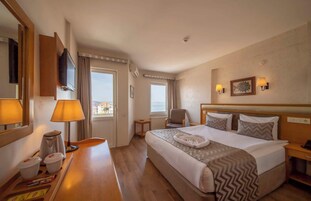 Standard Double or Twin Room, Balcony | Minibar, in-room safe, desk, free cribs/infant beds