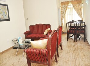 32 吋平面電視連有線電視頻道、電視