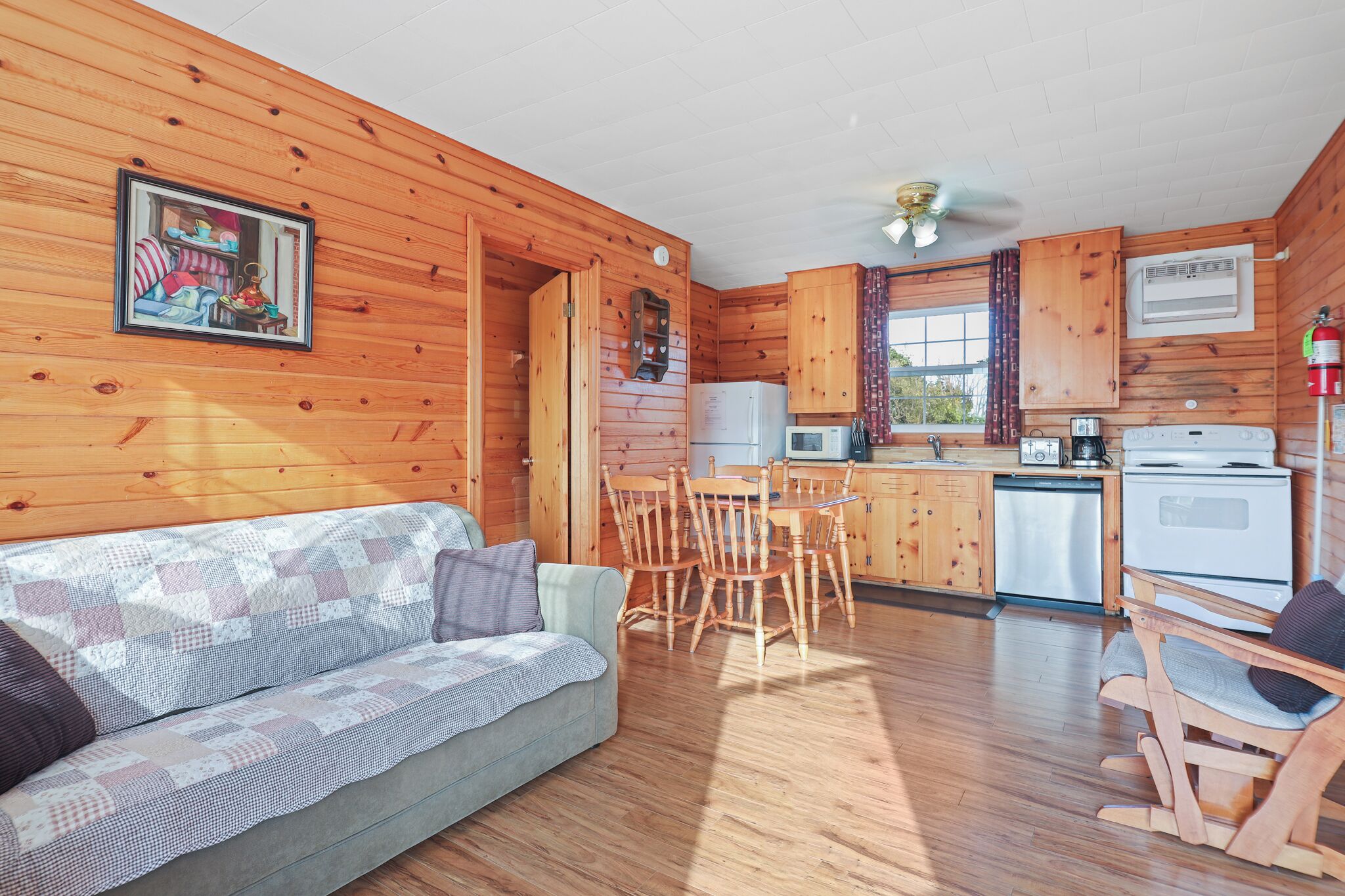 Deluxe Cottage, 3 Bedrooms | Private kitchen