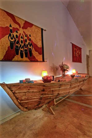 Villa, 4 chambres | Coin séjour | Télévision à écran plat