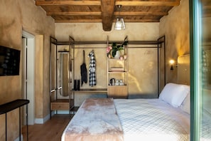 Superior Double Room | Minibar, in-room safe, free WiFi, bed sheets - Borgo I Vicelli Adults Only Relais (Bagno a Ripoli)