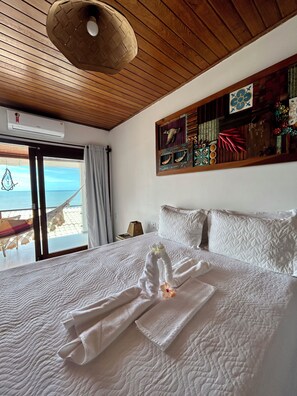 Suíte standard, vista para o oceano | 1 quarto, frigobar, cofres nos quartos, escrivaninha