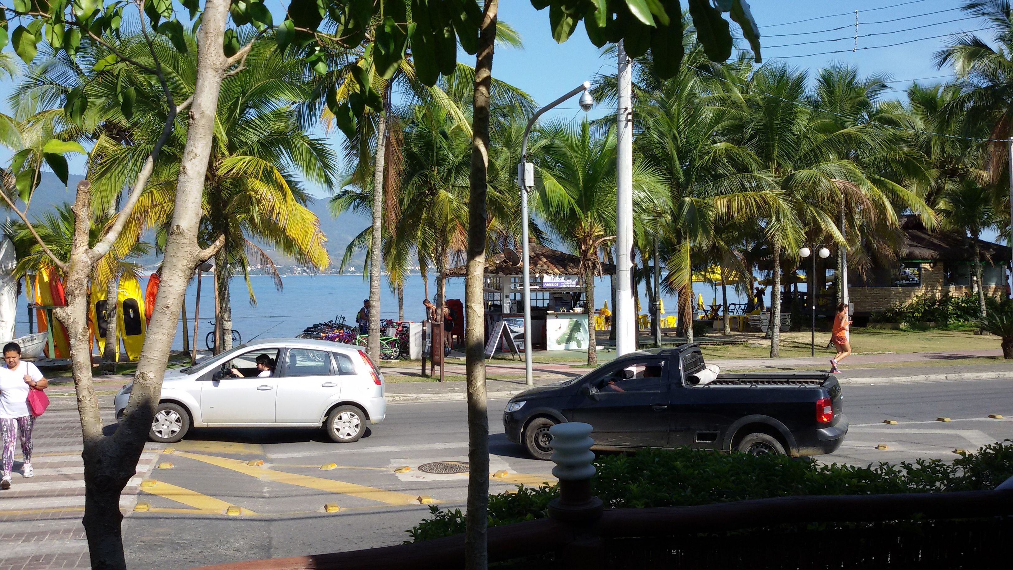 body treatments, aromatherapy, hot stone massages, body scrubs, facials