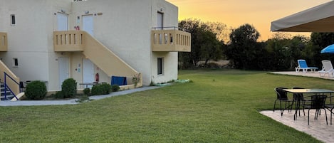 Studio | Front of property