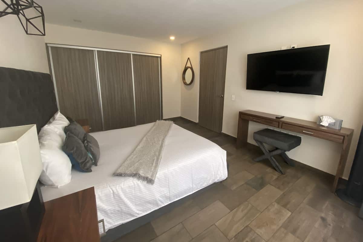 5 habitaciones y caja de seguridad en la habitación
