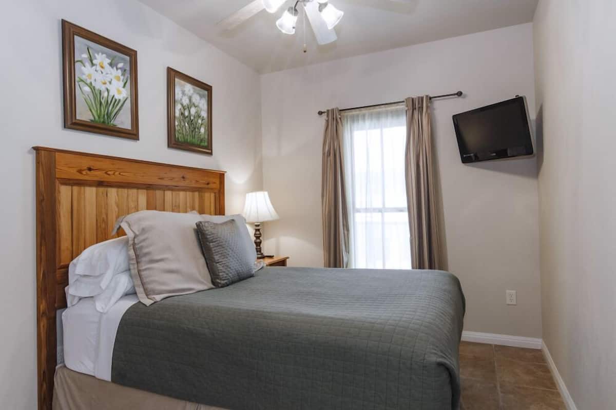 Condo, 2 Bathrooms, River View | Free WiFi