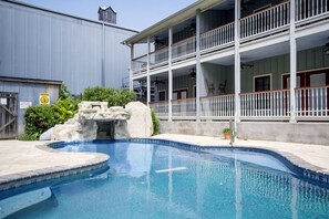 Pool - Gruene Reservations at the Village (New Braunfels)