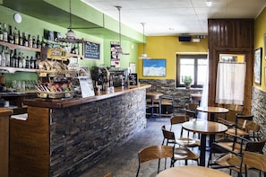 Snack bar
