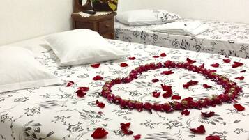 Standard Double Room - Payment with bank transfer only | Minibar, free WiFi, bed sheets