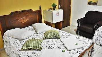 Minibar, wifi gratis y ropa de cama