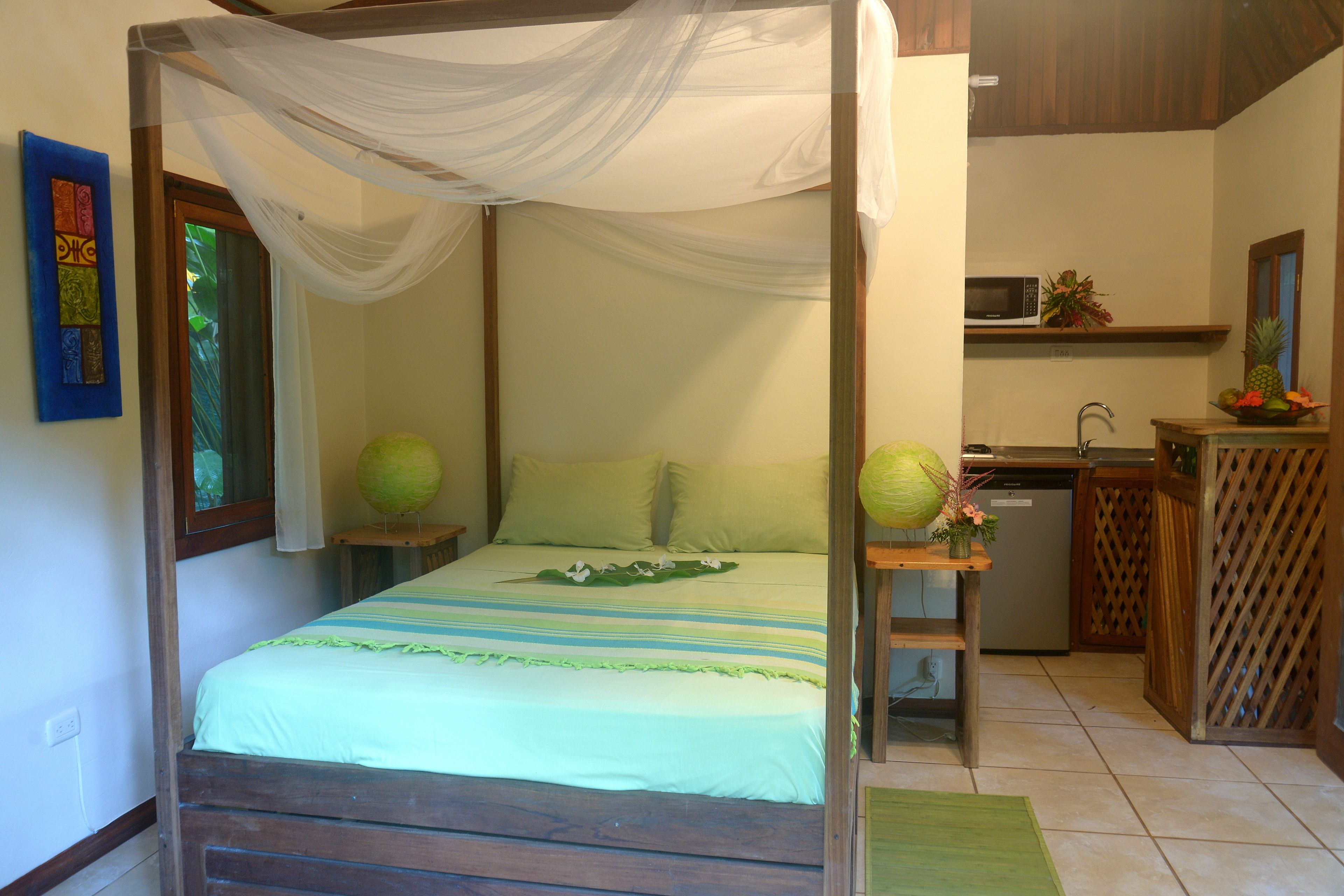 Comfort Cottage, 1 Queen Bed, Kitchenette, Terrace, Private Garden | In-room safe, laptop workspace, free WiFi, bed sheets