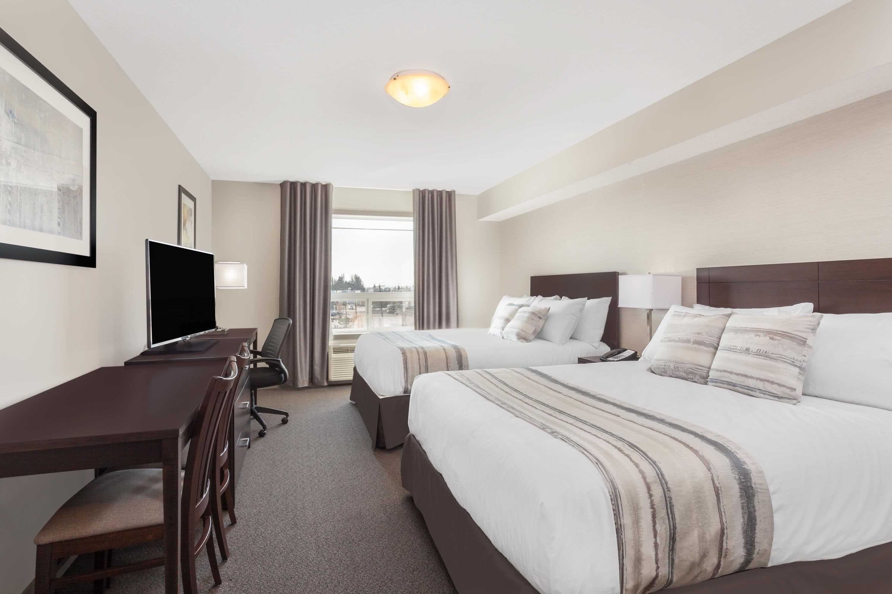 Rom, 2 queensize-senger, ikke-røyk | Safe på rommet, skrivebord og skrivebord for bærbar PC