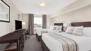 Rom, 2 queensize-senger, ikke-røyk | Safe på rommet, skrivebord og skrivebord for bærbar PC