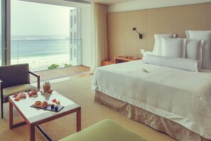 Ocean Junior Suite King Size Bed | Sábanas de algodón egipcio, ropa de cama de alta calidad, minibar