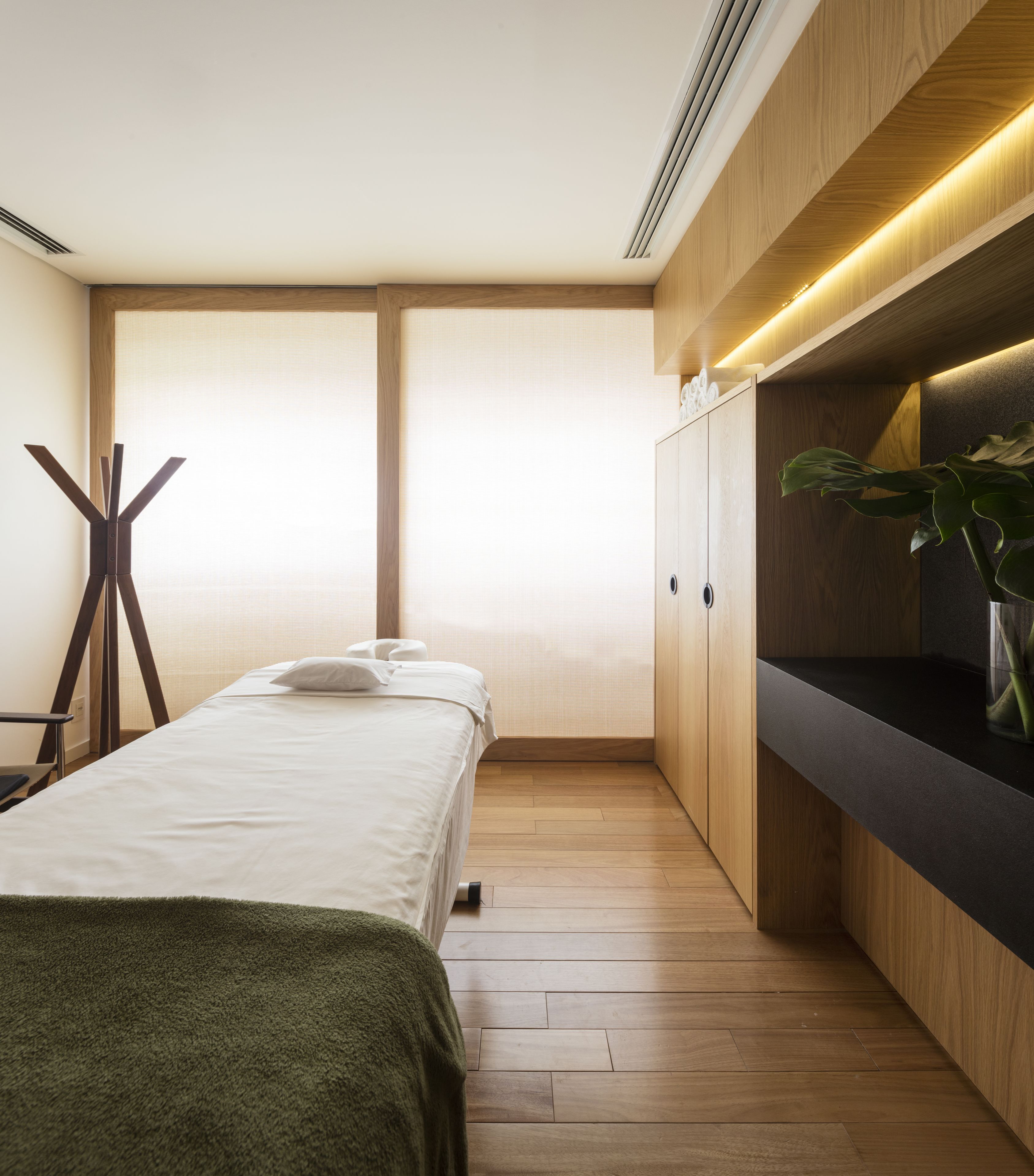 사우나, 스팀룸, 아로마테라피, 딥티슈 마사지, 반사요법