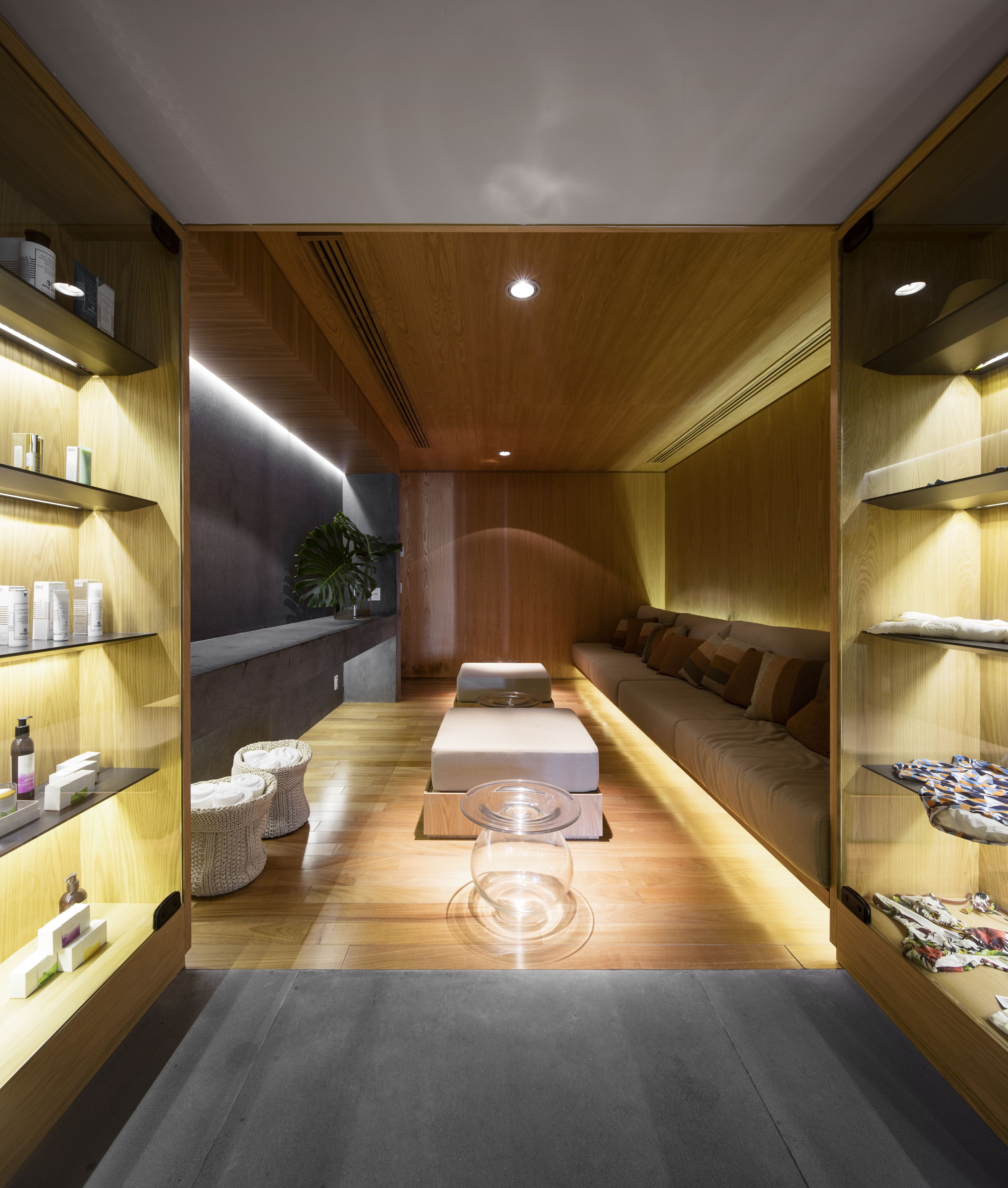 sauna, steam room, aromatherapy, deep-tissue massages, reflexology