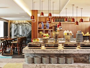 Breakfast served  - Mercure Kuala Lumpur Shaw Parade (Kuala Lumpur)