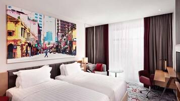 Kamar Klasik, 2 Tempat Tidur Twin | Brankas, meja kerja, setrika/meja setrika, dan tempat tidur bayi gratis