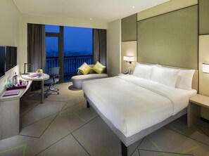Superior Room, 1 King Bed, Lake View | Premium bedding, in-room safe, desk, free cribs/infant beds - Mercure Hefei Sunac (Hefei)