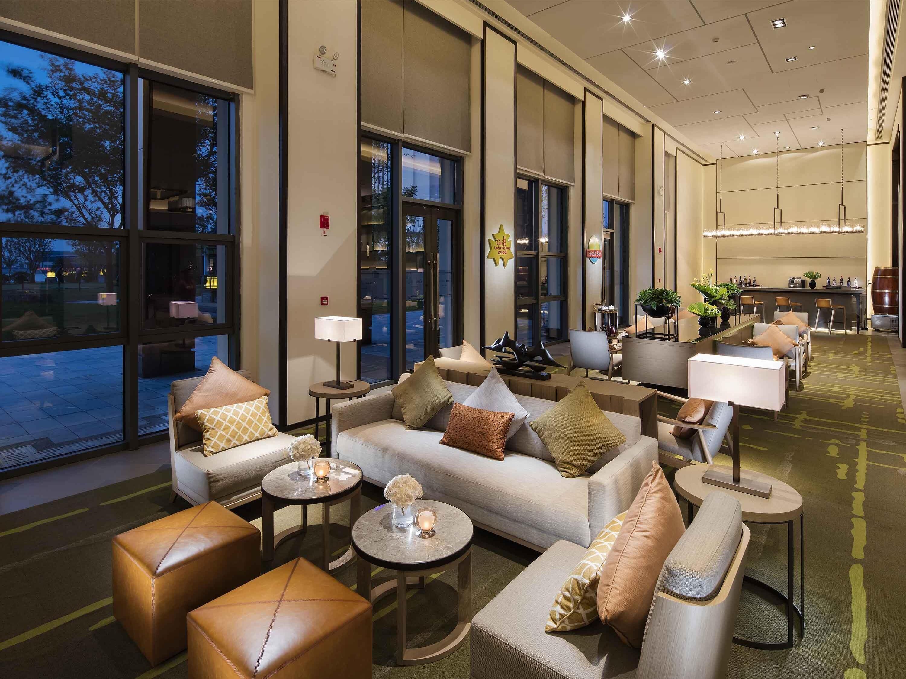 2 bars/lounges, beach bar