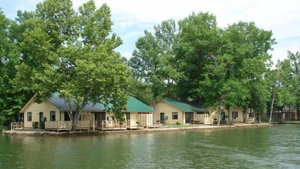Front of property - Lela's Landing (Hot Springs)