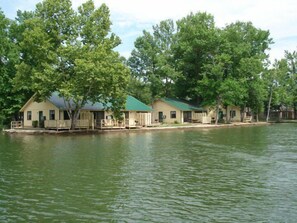 Front of property - Lela's Landing (Hot Springs)