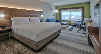 Holiday Inn Express & Suites Houston East - Beltway 8 by IHG