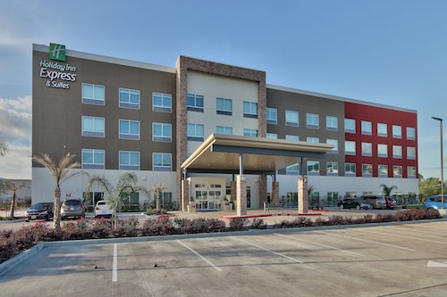 Holiday Inn Express & Suites Houston East - Beltway 8 by IHG