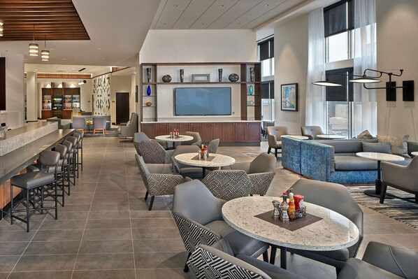 Cocktail bar - Hyatt Place State College (State College)