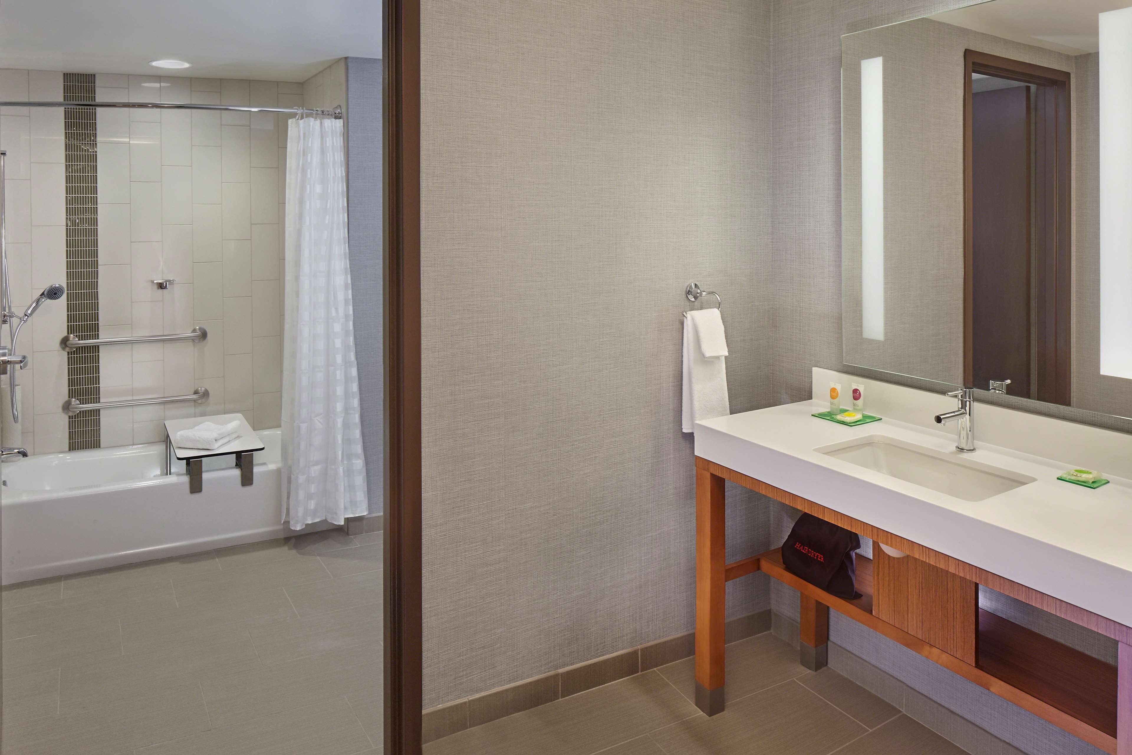 room, accessible, bathtub (2 queen beds with sofabed) | bathroom | free toiletries, hair dryer, bathrobes, towels