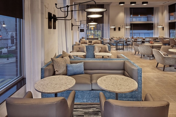 Cocktail bar