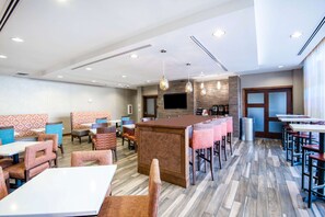 Free daily self-serve breakfast - La Quinta Inn & Suites by Wyndham Durango (Durango)