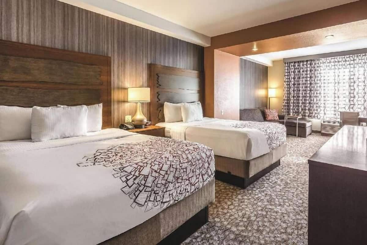 Hochwertige Bettwaren, Pillowtop-Betten, Schreibtisch