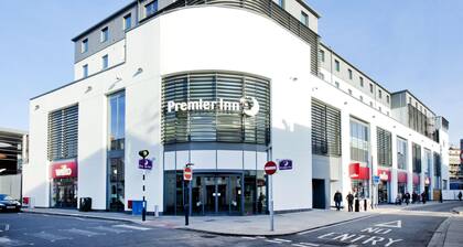 Premier Inn Cheltenham Town Centre