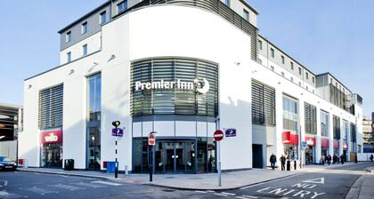 Premier Inn Cheltenham Town Centre