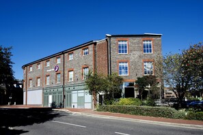 Exterior - Premier Inn Lewes Town Centre (Lewes)