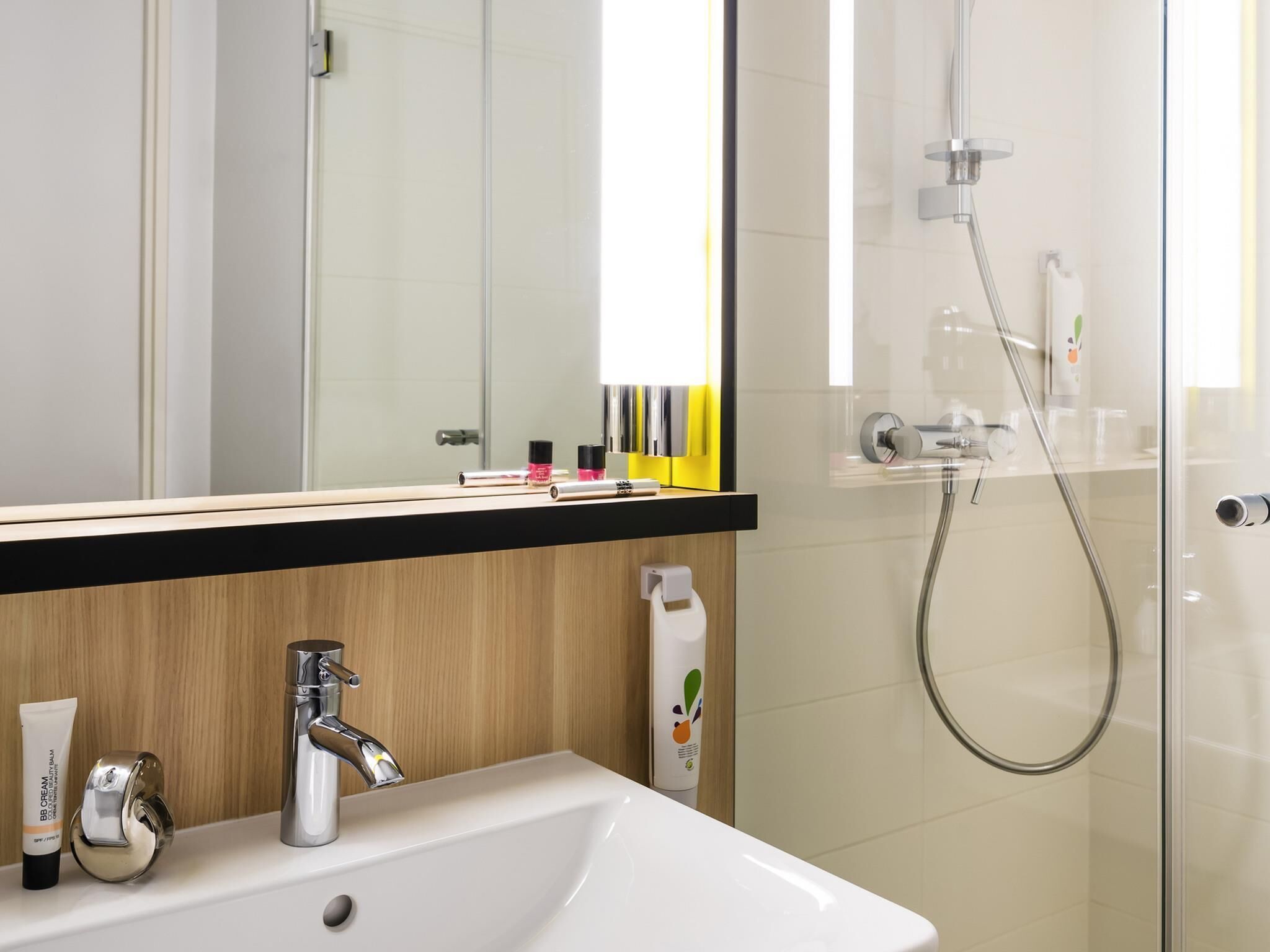 Foto - ibis Styles Versailles Guyancourt