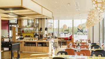 อาหารเช้าแบบบุฟเฟต์