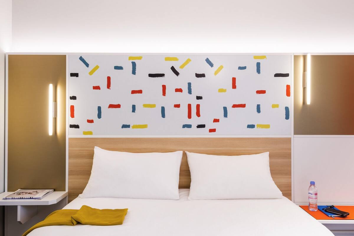 premium bedding, desk, soundproofing, free cots/infant beds