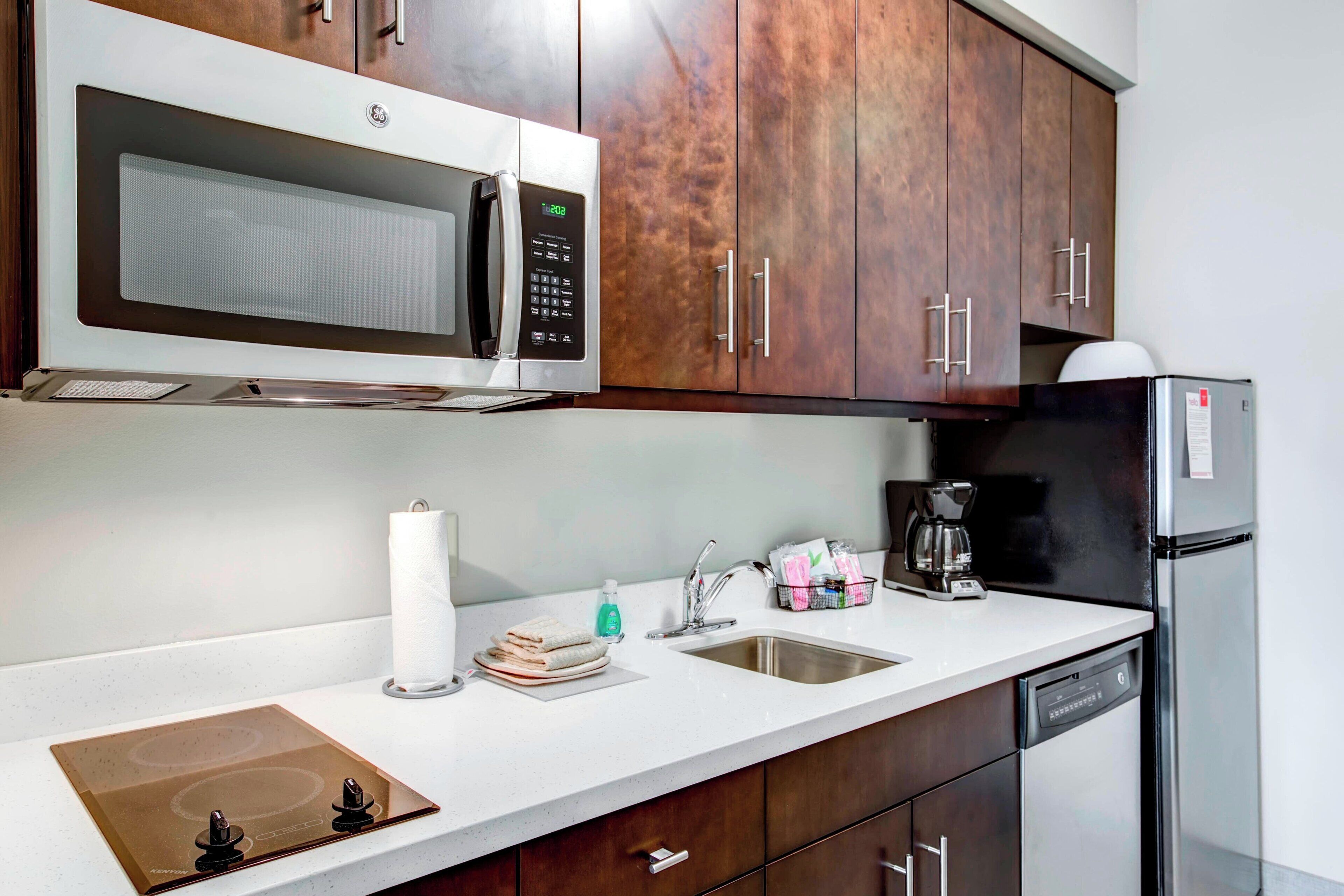 fridge, microwave, stovetop, dishwasher