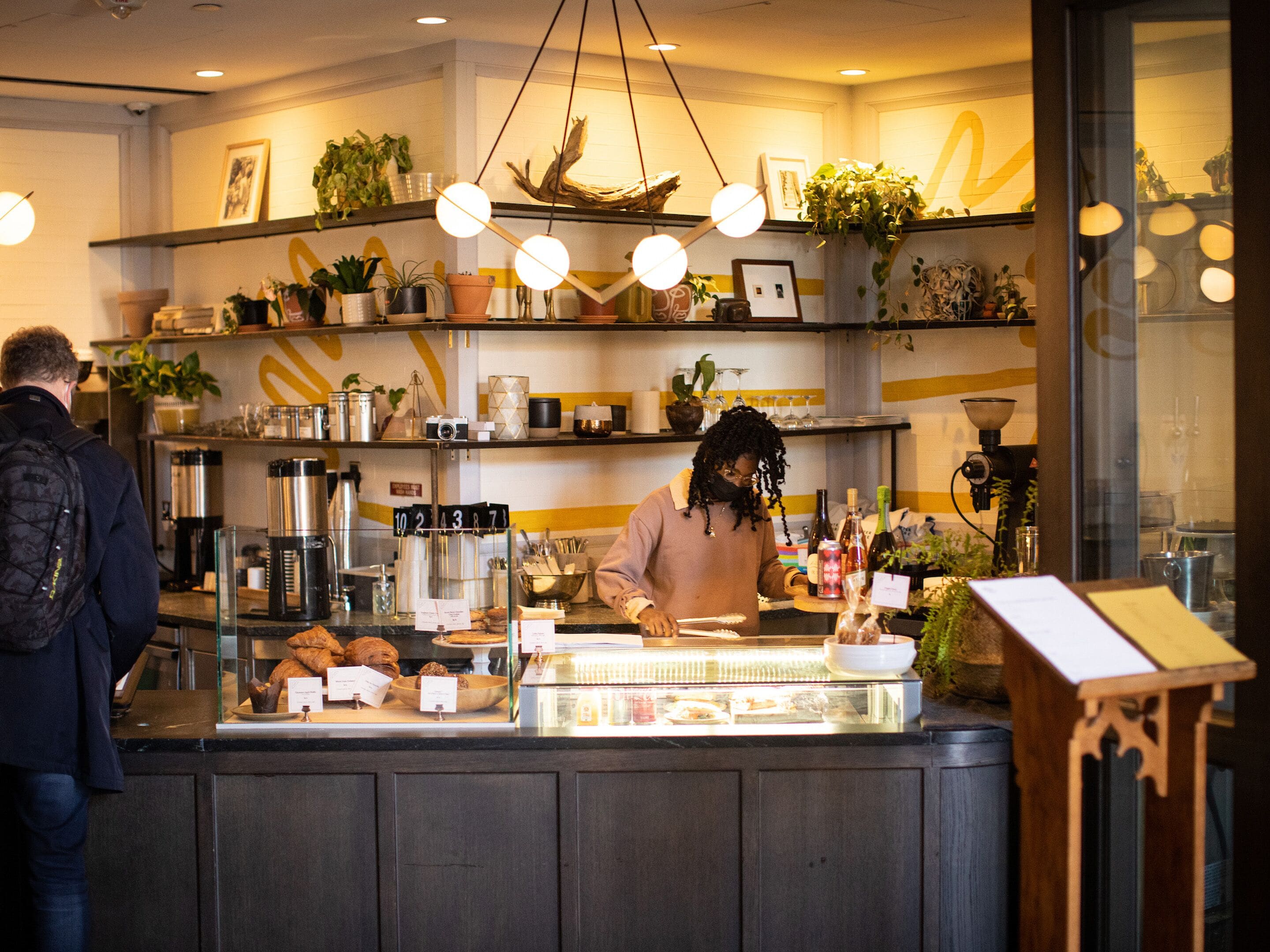 daily cooked-to-order breakfast for a fee