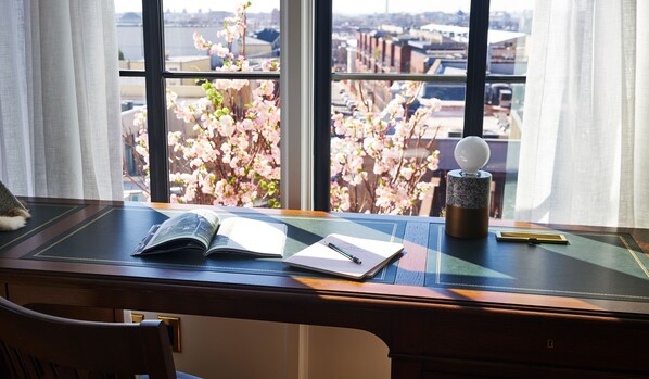 Premium bedding, down duvets, pillow-top beds, minibar