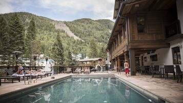Outdoor pool, sun loungers