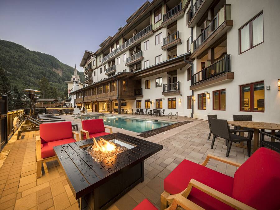 Outdoor pool, sun loungers