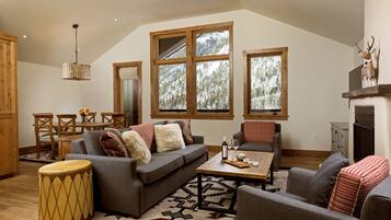 Suite, 1 chambre | Coin séjour