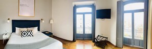 Superior Suite | 1 bilik tidur, peti besi dalam bilik, meja, seterika/papan seterika